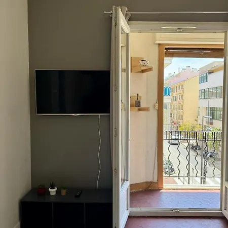 Appartement Le Riviera - Centre - Climatise & Gare A 10 Min Antibes